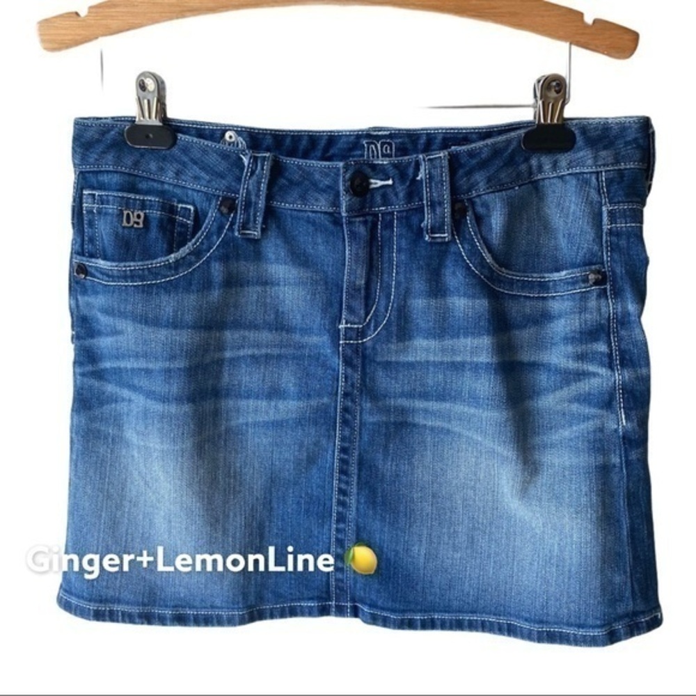 D9 Cyndi Women’s Denim Skirt Size 29 EUC